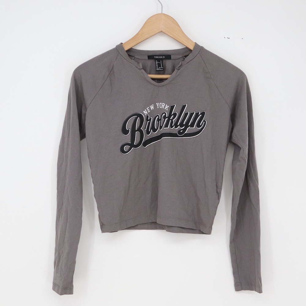 Forever 21 Crop Top Womens Medium New York Brooklyn Gray Graphic LS